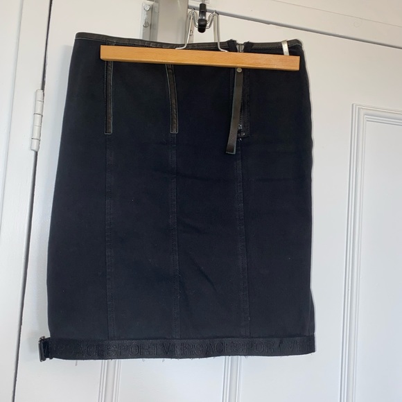 🖤VERSACE 💯% AUTHENTIC - NWOT SPORT BLACK DENIM SKIRT SIZE 28🖤 - Picture 2 of 16